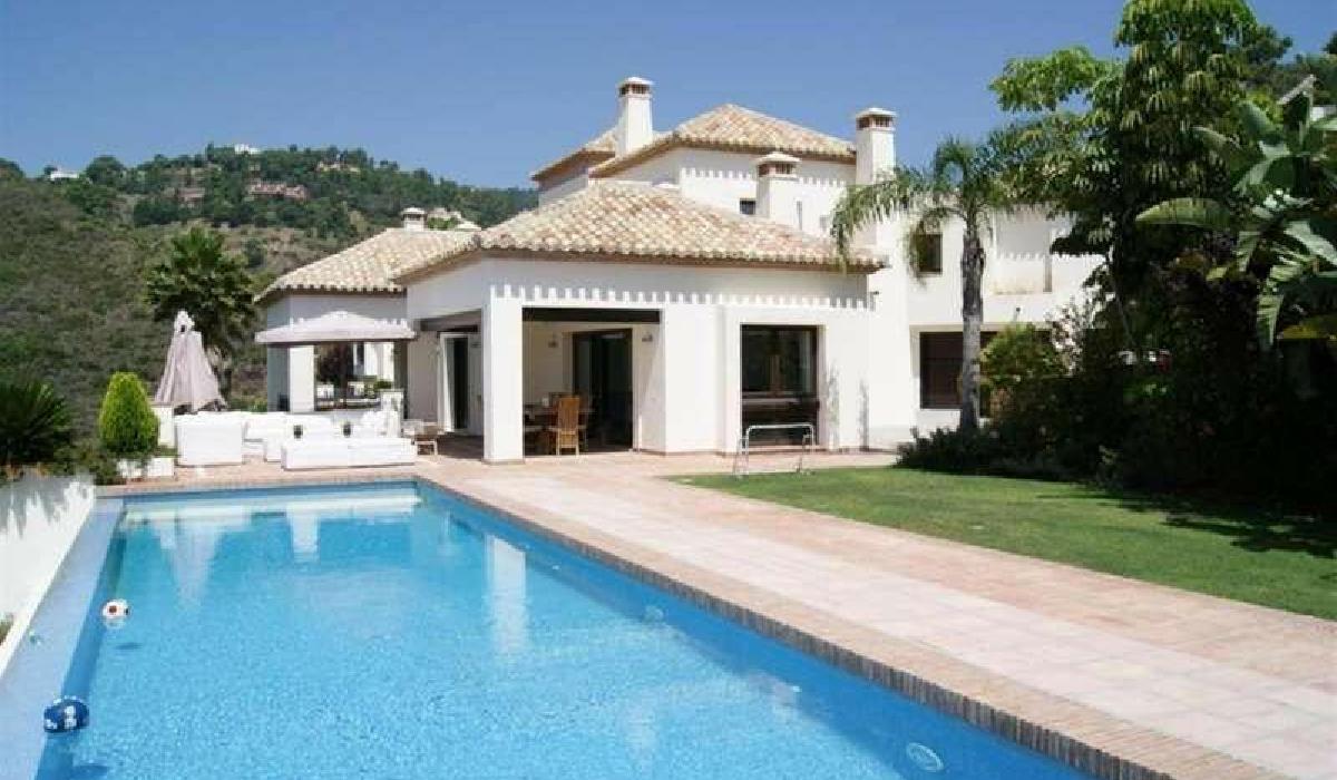 Luxurious Villa with Sea and Golf Course Views in La Quinta Golf & Country Club, Spain