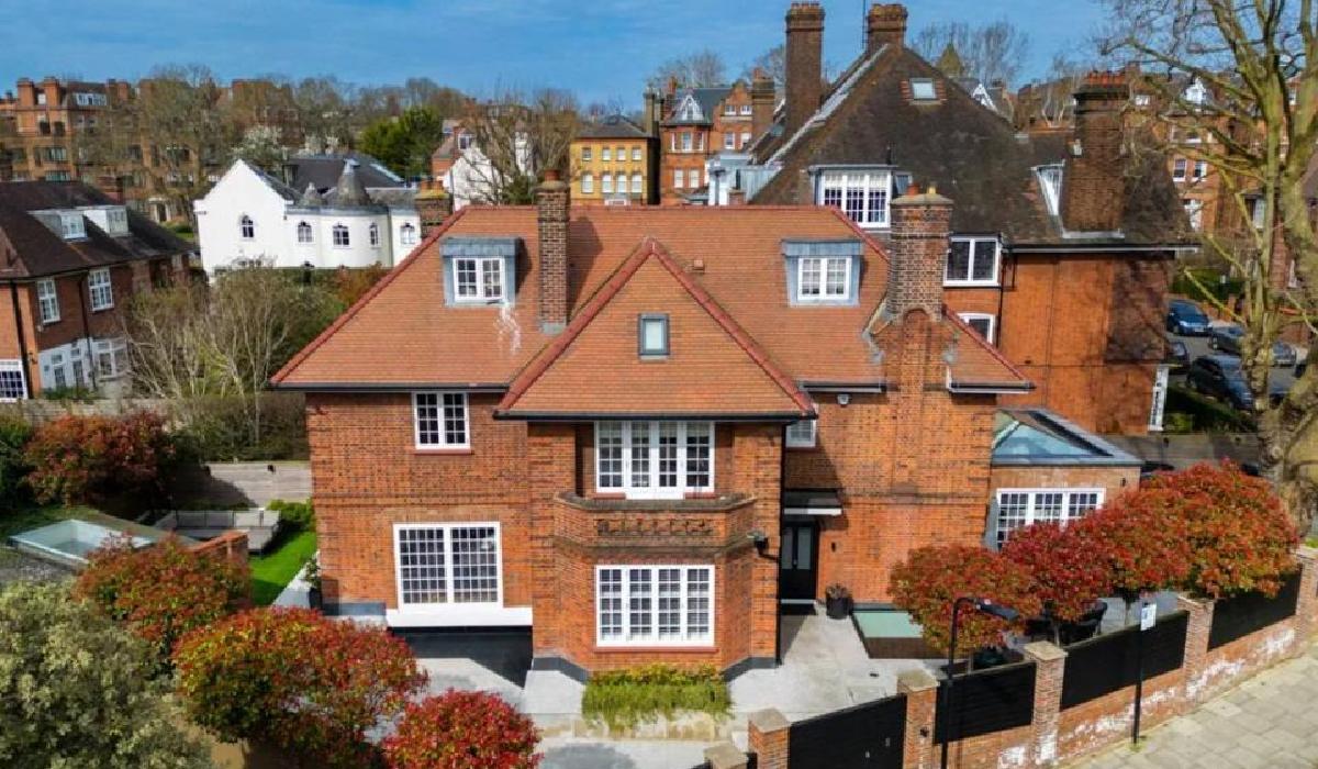 Luxurious Hampstead Village Mansion for Sale at £8.5 Million