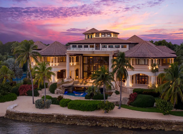 8 Bedroom house in Grand Cayman, Cayman Islands
